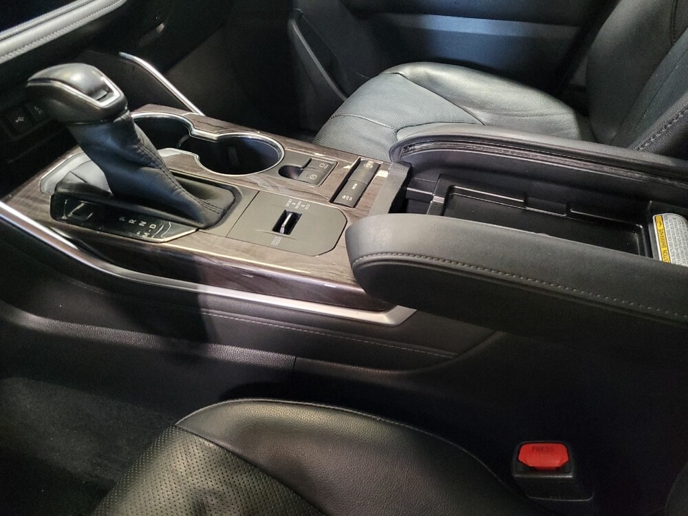 2020 Toyota Highlander in Orlando, FL 32808 - 18132856 26