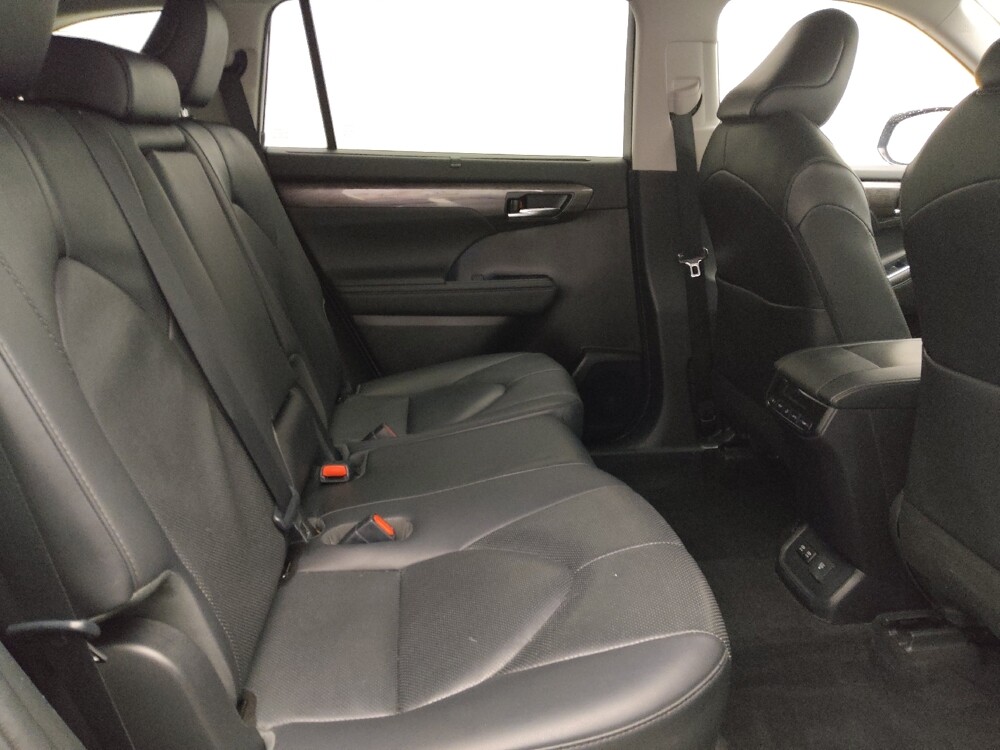 2020 Toyota Highlander in Orlando, FL 32808 - 18132856 19