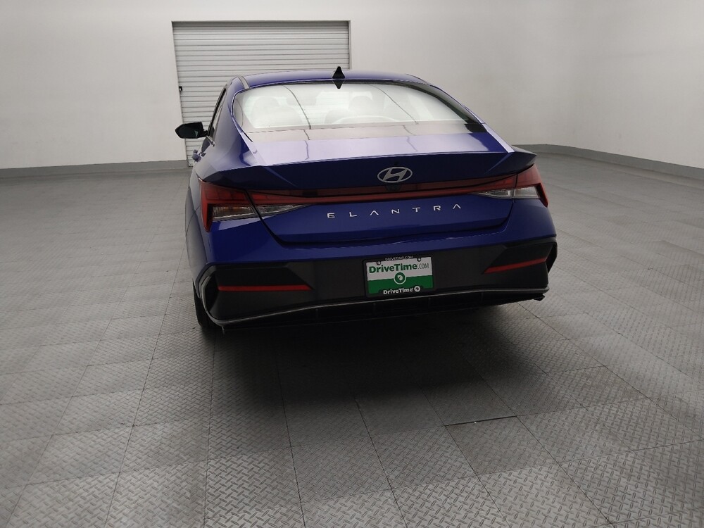 2025 Hyundai Elantra in Lubbock, TX 79424 - 18132889 6