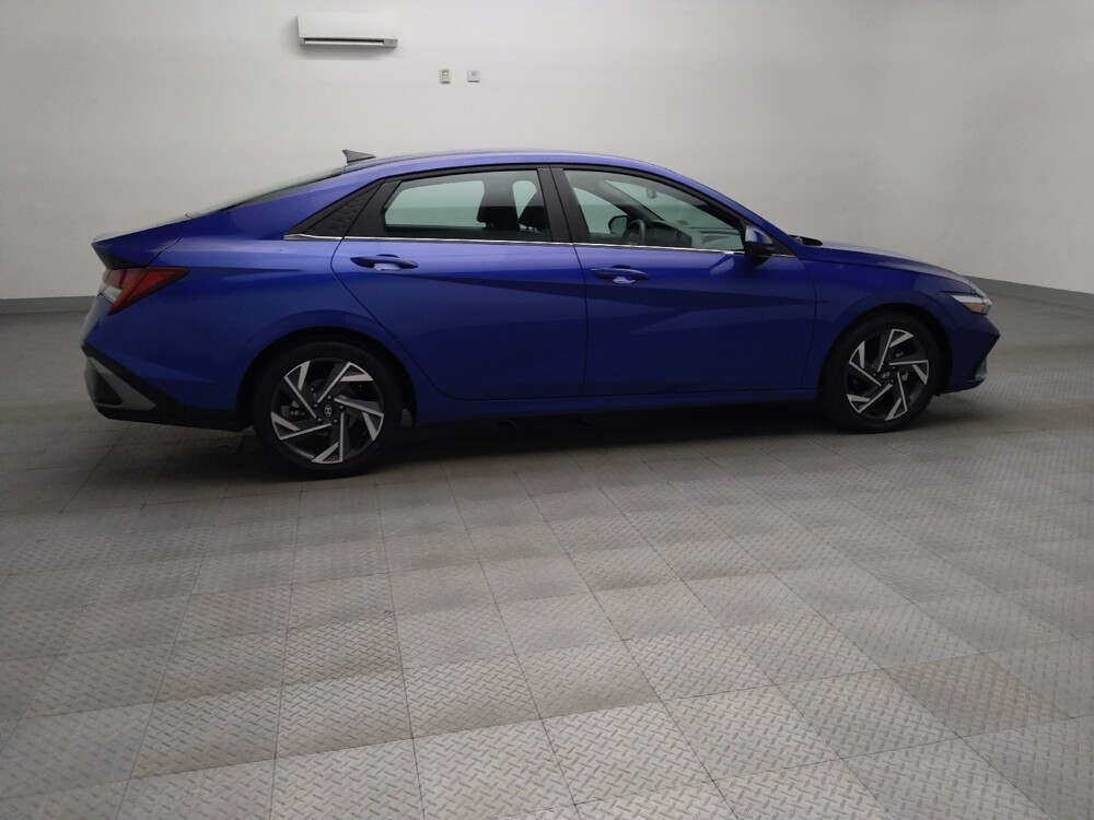 2025 Hyundai Elantra in Lubbock, TX 79424 - 18132889 10