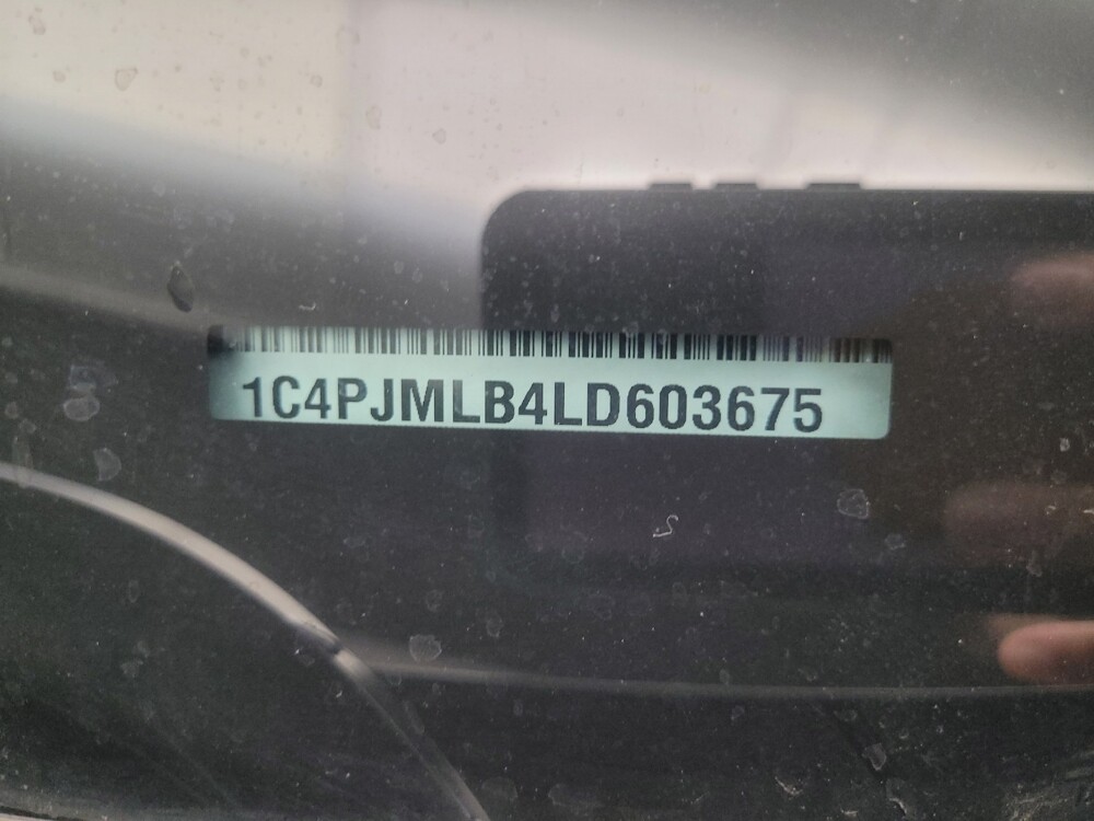 2020 Jeep Cherokee in Indianapolis, IN 46219 - 18132909 33