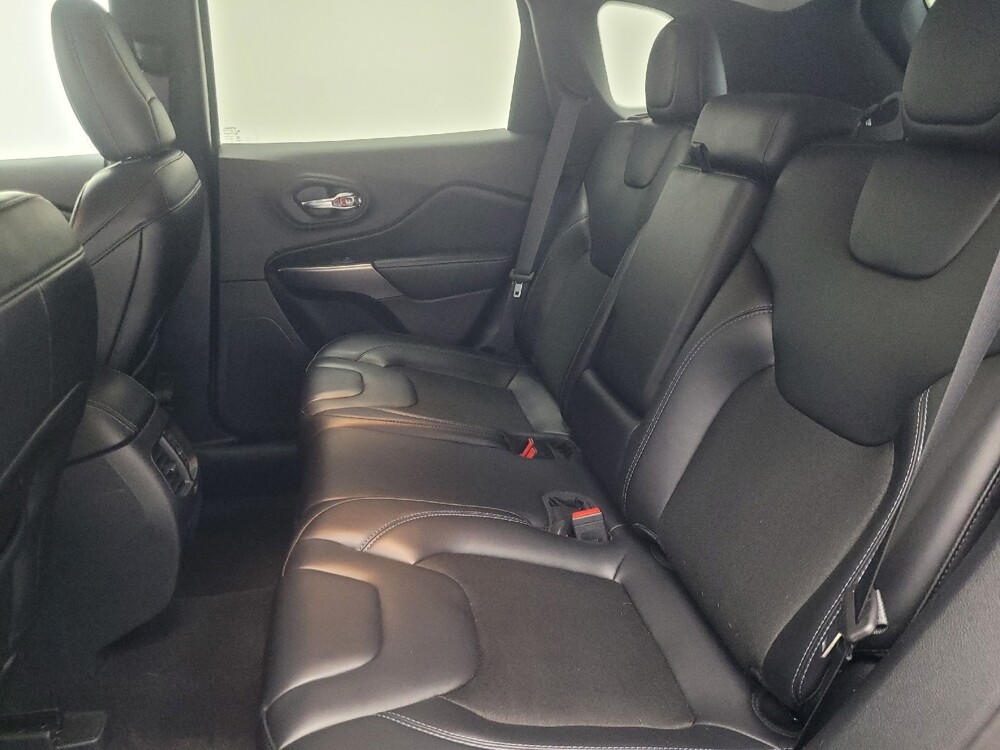 2020 Jeep Cherokee in Indianapolis, IN 46219 - 18132909 18