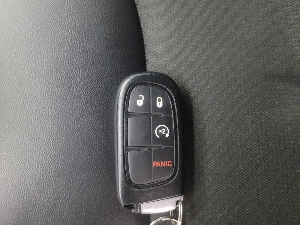 2019 Jeep Cherokee in Indianapolis, IN 46219 - 18132928 32