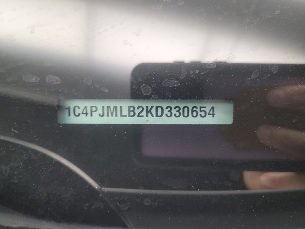 2019 Jeep Cherokee in Indianapolis, IN 46219 - 18132928 33