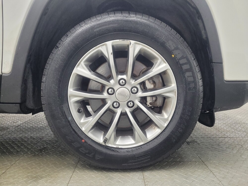 2019 Jeep Cherokee in Indianapolis, IN 46219 - 18132928 31