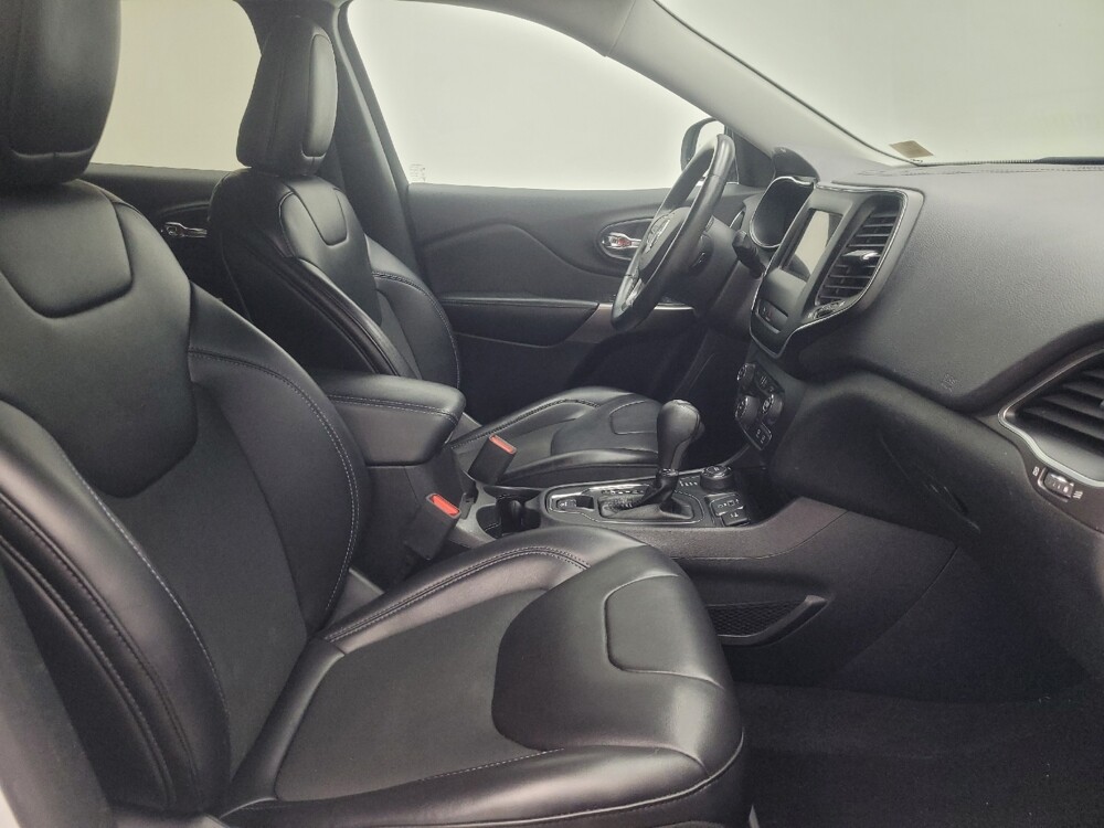 2019 Jeep Cherokee in Indianapolis, IN 46219 - 18132928 21