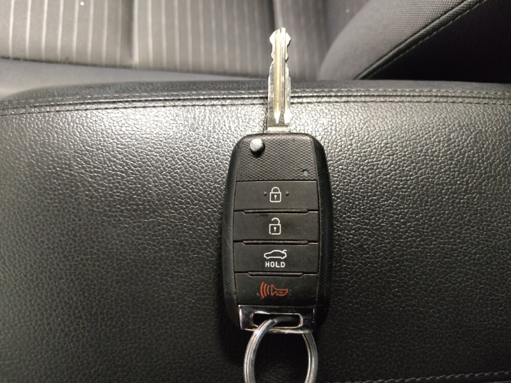 2017 Kia Forte in Charleston, SC 29414 - 18132936 32