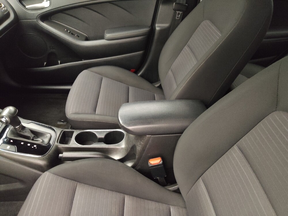 2017 Kia Forte in Charleston, SC 29414 - 18132936 17