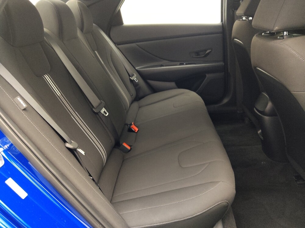 2025 Hyundai Elantra in Ocala, FL 34471 - 18132945 19