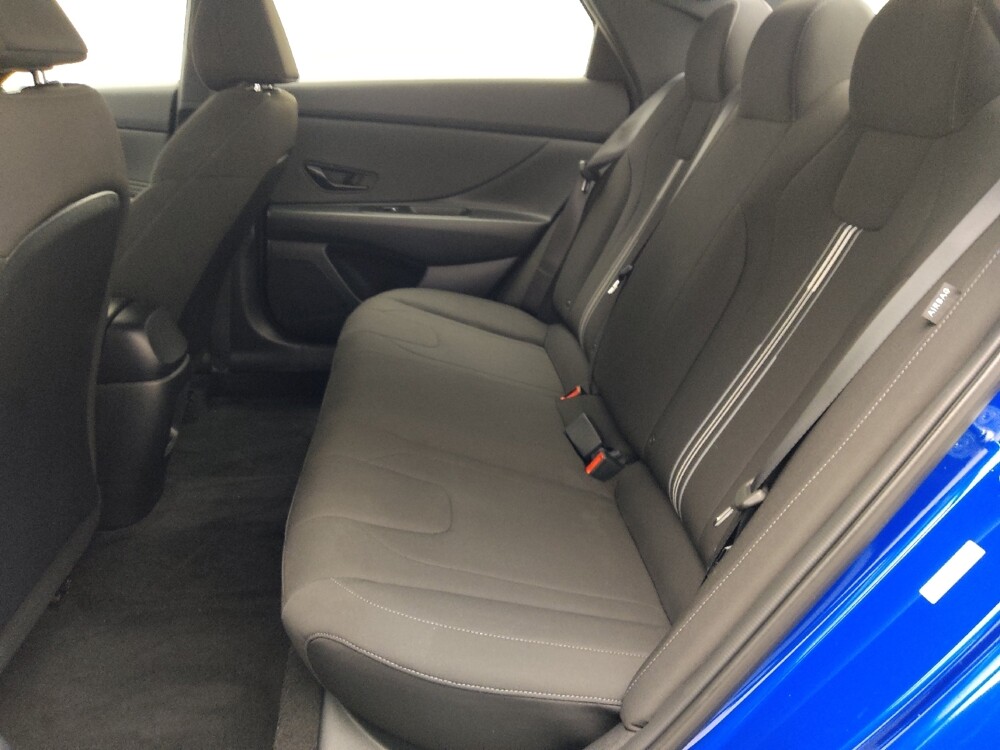 2025 Hyundai Elantra in Ocala, FL 34471 - 18132945 18