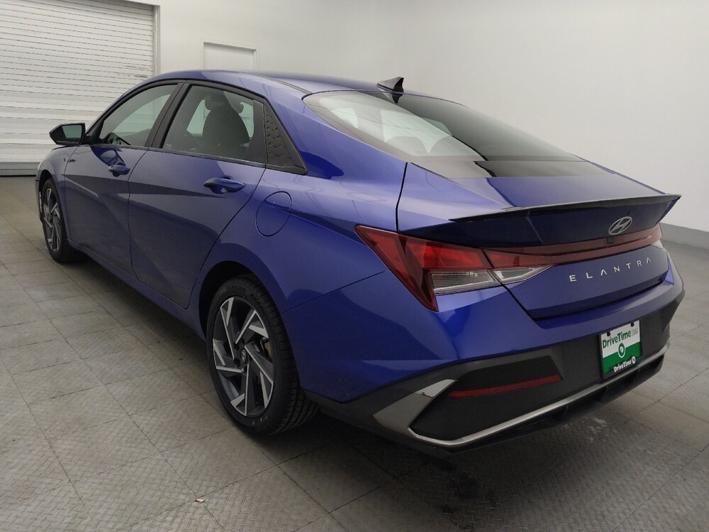 2025 Hyundai Elantra in Ocala, FL 34471 - 18132945 5