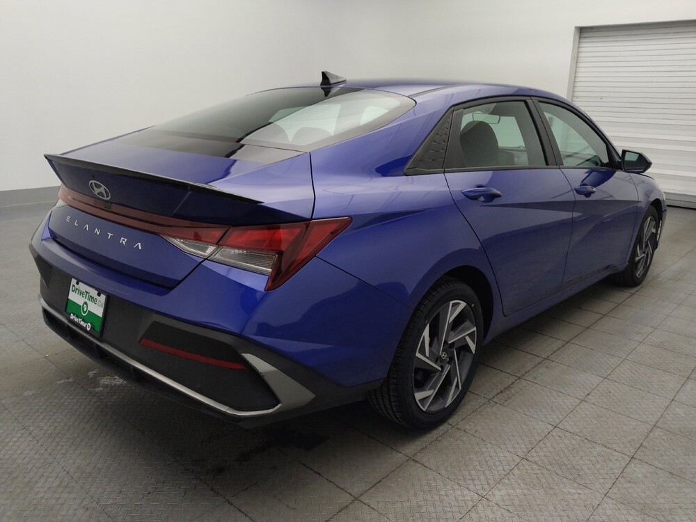 2025 Hyundai Elantra in Ocala, FL 34471 - 18132945 9