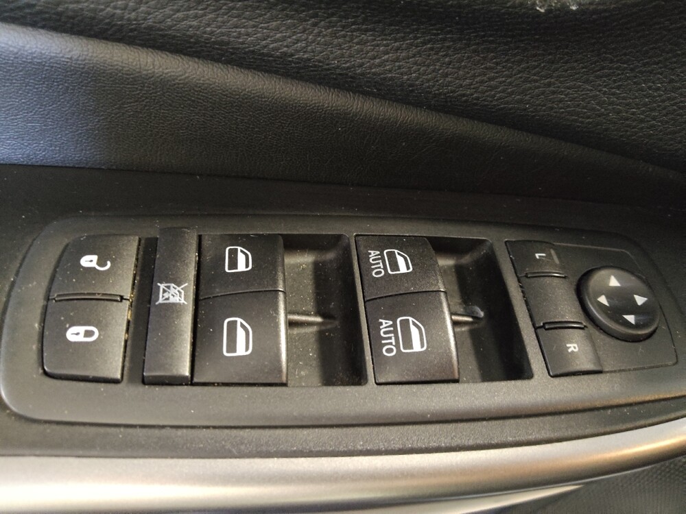 2020 Jeep Cherokee in Bradenton, FL 34207 - 18132946 27