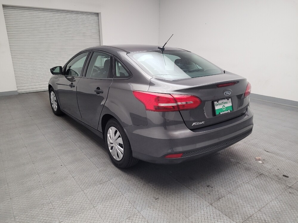 2017 Ford Focus in Riverside, CA 92504 - 18132966 5