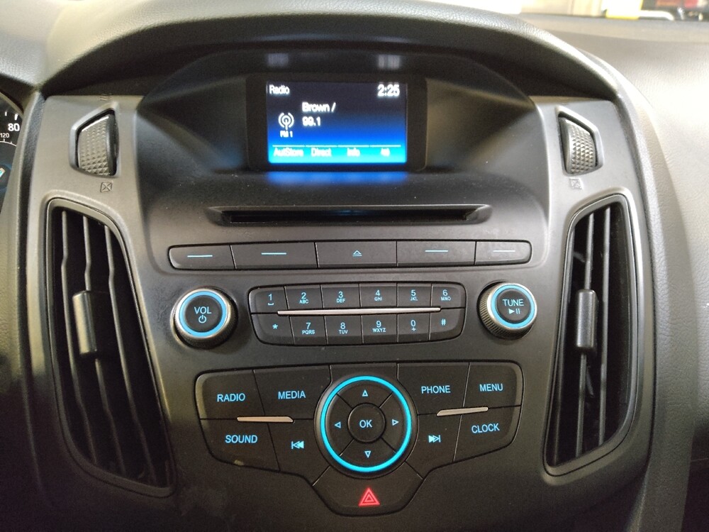 2017 Ford Focus in Riverside, CA 92504 - 18132966 25