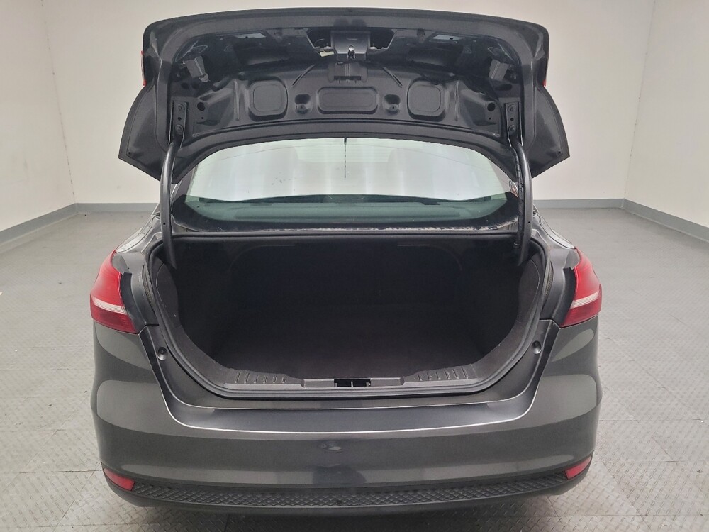 2017 Ford Focus in Riverside, CA 92504 - 18132966 29