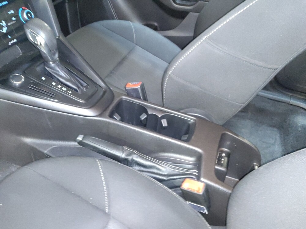 2017 Ford Focus in Riverside, CA 92504 - 18132966 26