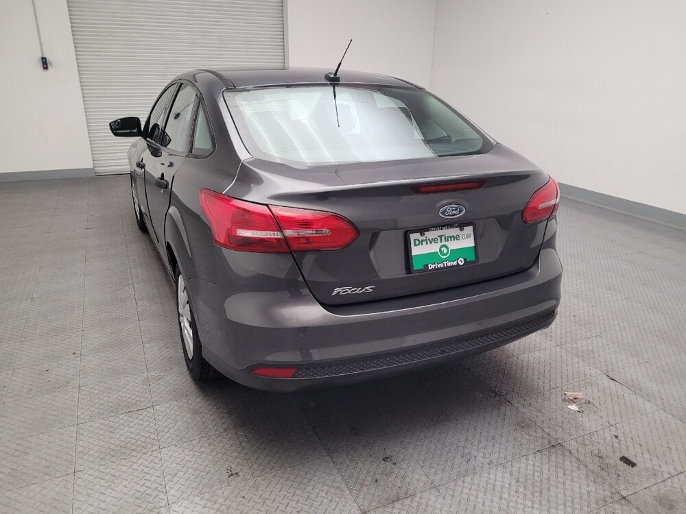 2017 Ford Focus in Riverside, CA 92504 - 18132966 6