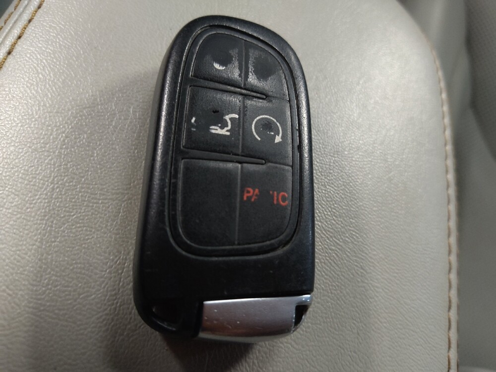 2019 Jeep Cherokee in Winston-Salem, NC 27103 - 18132969 32