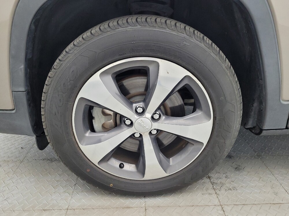 2019 Jeep Cherokee in Winston-Salem, NC 27103 - 18132969 31