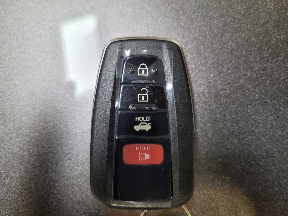 2019 Toyota Camry in Downey, CA 90241 - 18132970 32