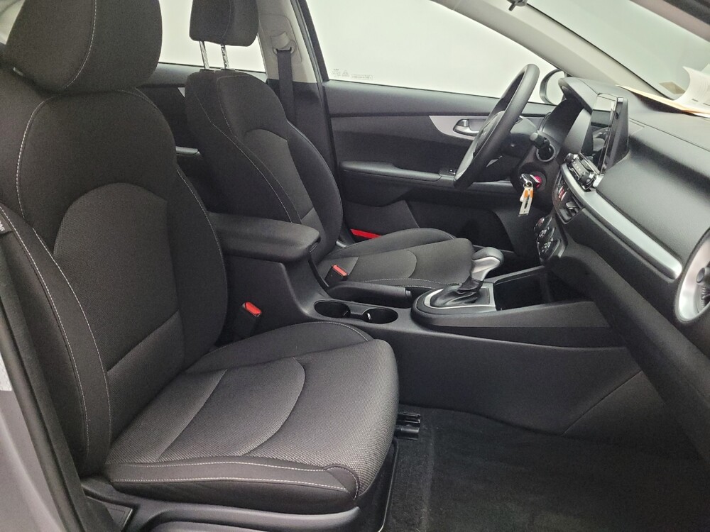 2024 Kia Forte in Downey, CA 90241 - 18132971 21