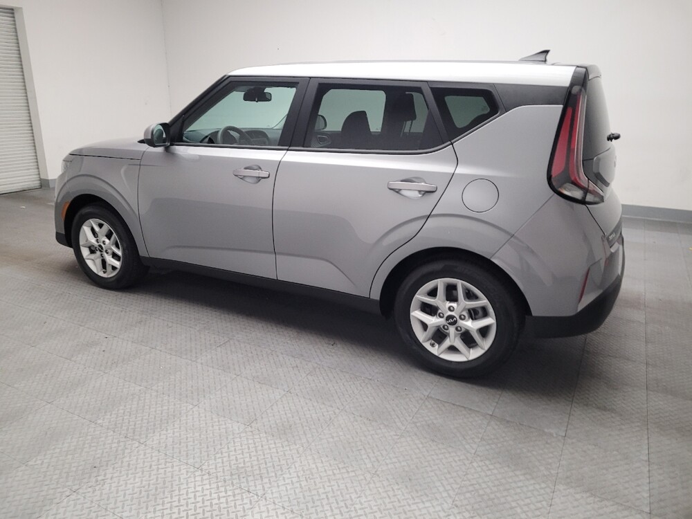 2025 Kia Soul in Downey, CA 90241 - 18132975 3