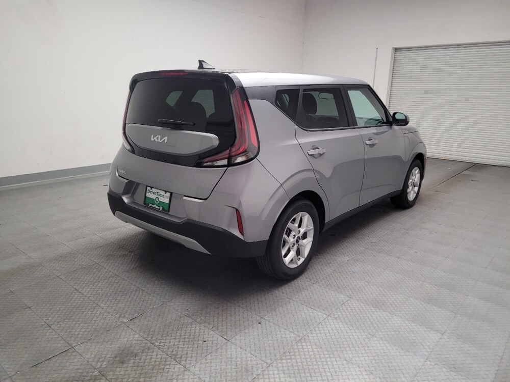 2025 Kia Soul in Downey, CA 90241 - 18132975 9