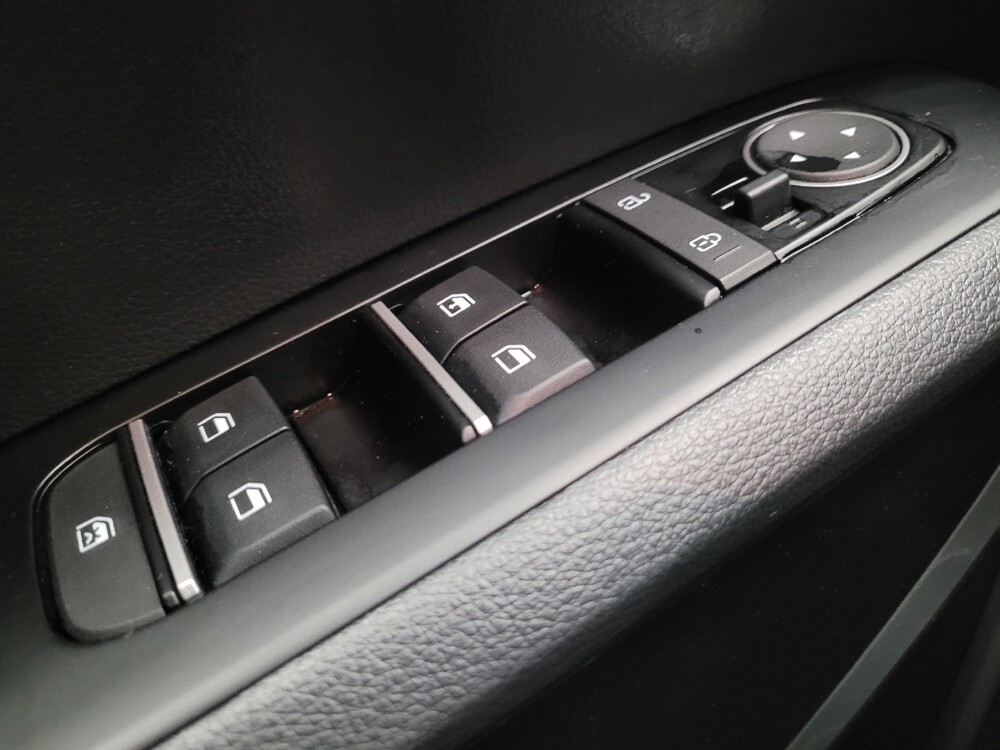 2025 Kia Soul in Downey, CA 90241 - 18132975 27