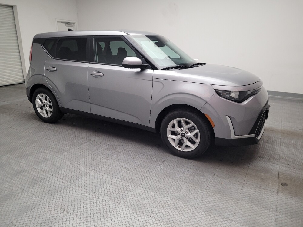2025 Kia Soul in Downey, CA 90241 - 18132975 11