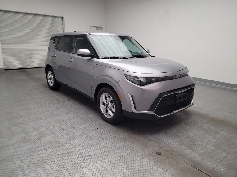 2025 Kia Soul in Downey, CA 90241 - 18132975 13