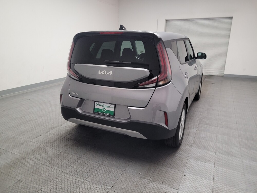 2025 Kia Soul in Downey, CA 90241 - 18132975 7