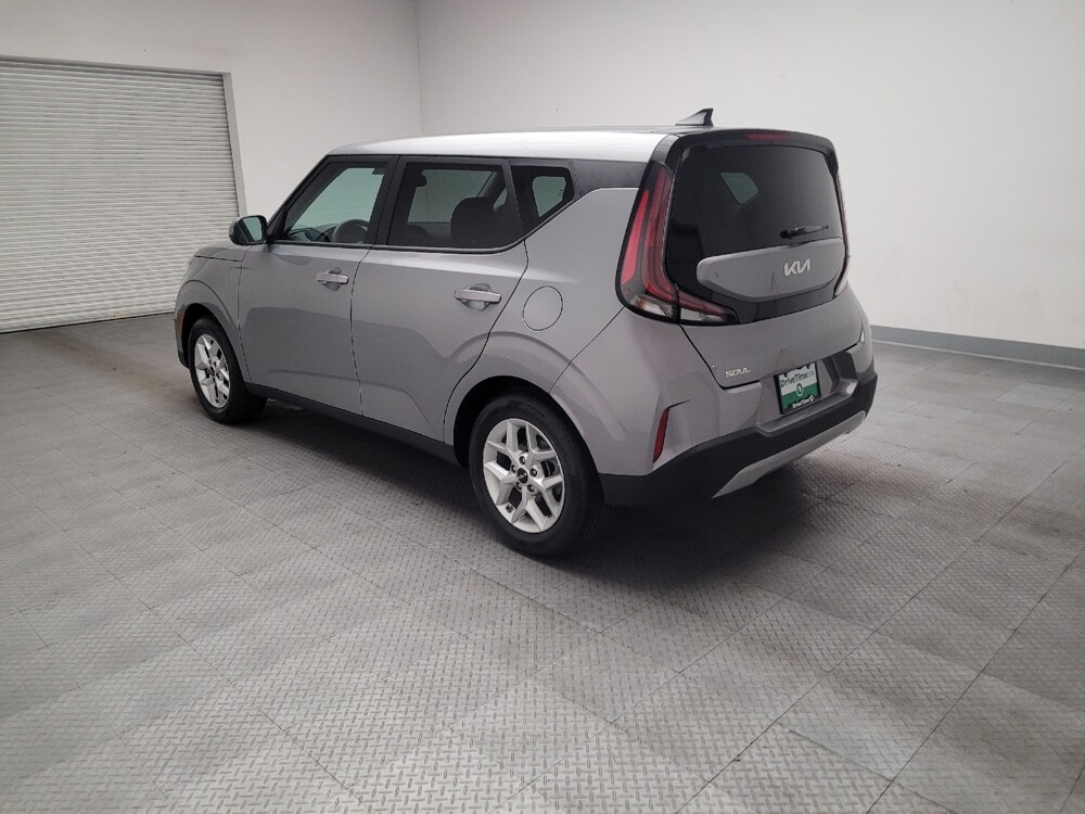 2025 Kia Soul in Downey, CA 90241 - 18132975 5