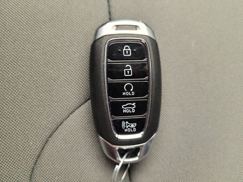 2023 Hyundai Elantra in Toledo, OH 43617 - 18132984 32