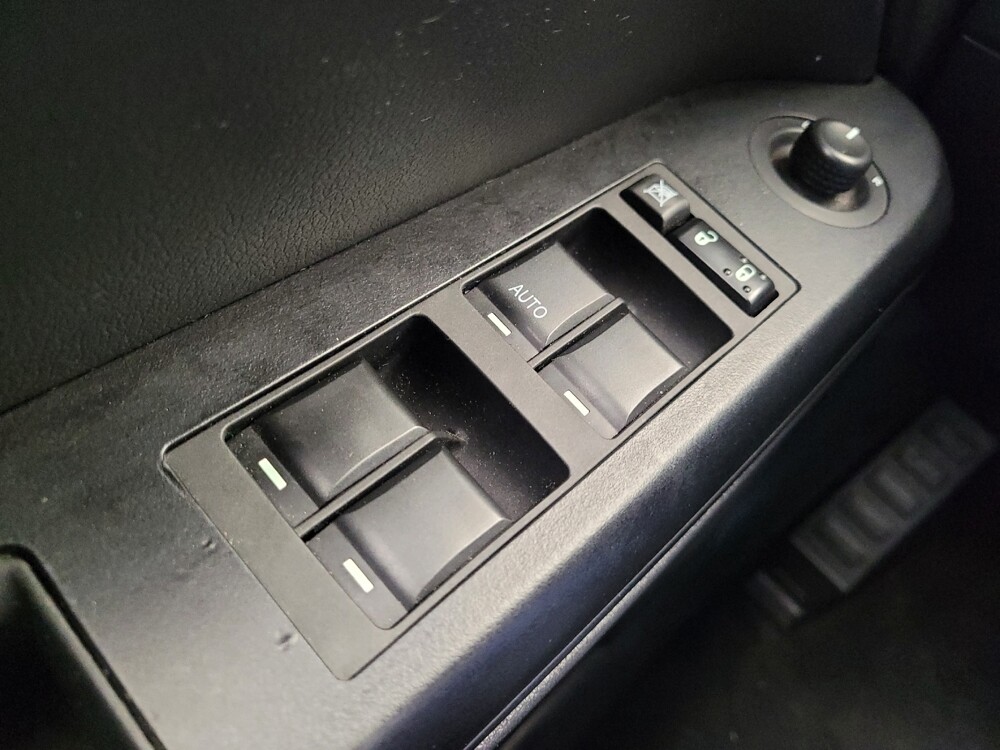 2015 Jeep Compass in Columbus, OH 43228 - 18132986 27