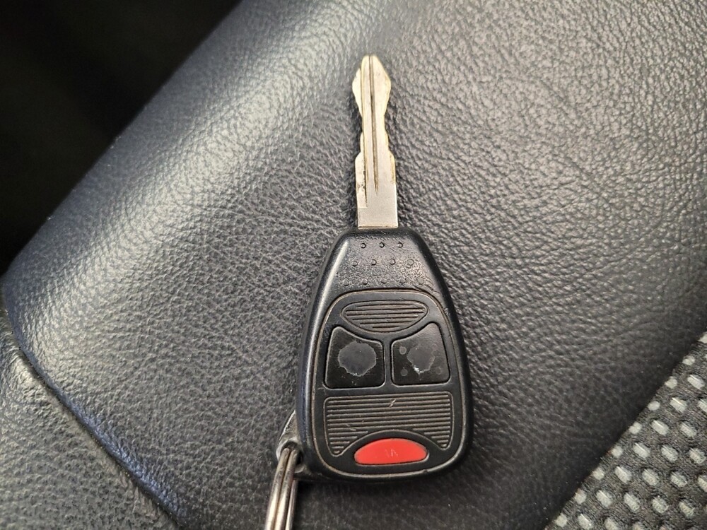 2015 Jeep Compass in Columbus, OH 43228 - 18132986 32