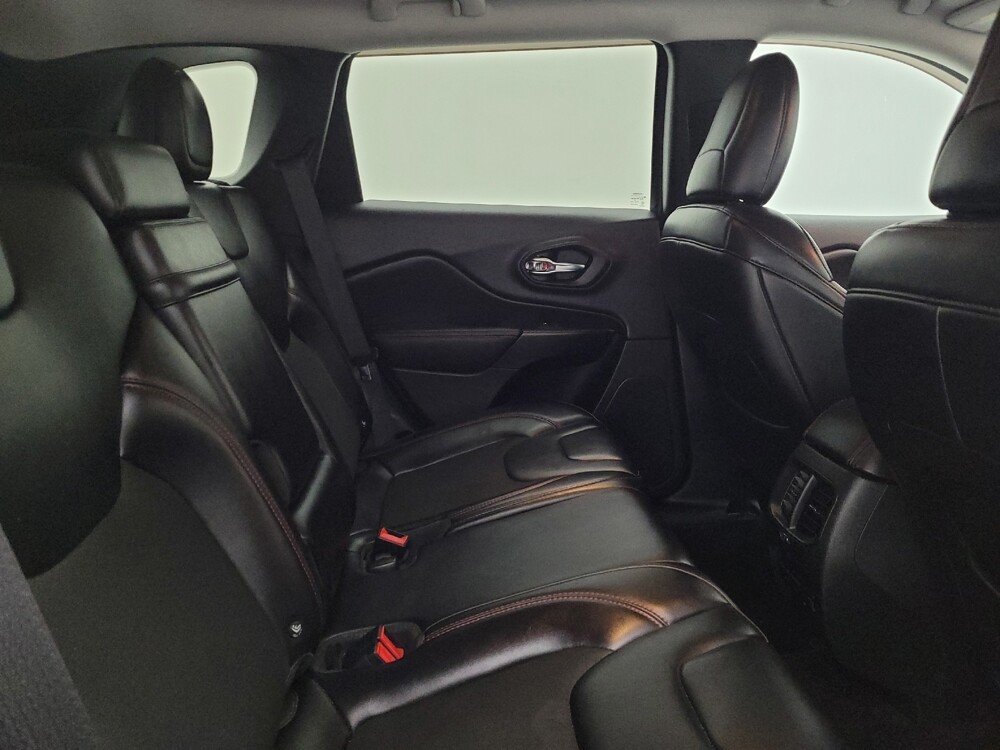 2019 Jeep Cherokee in Fairfield, OH 45014 - 18133001 19