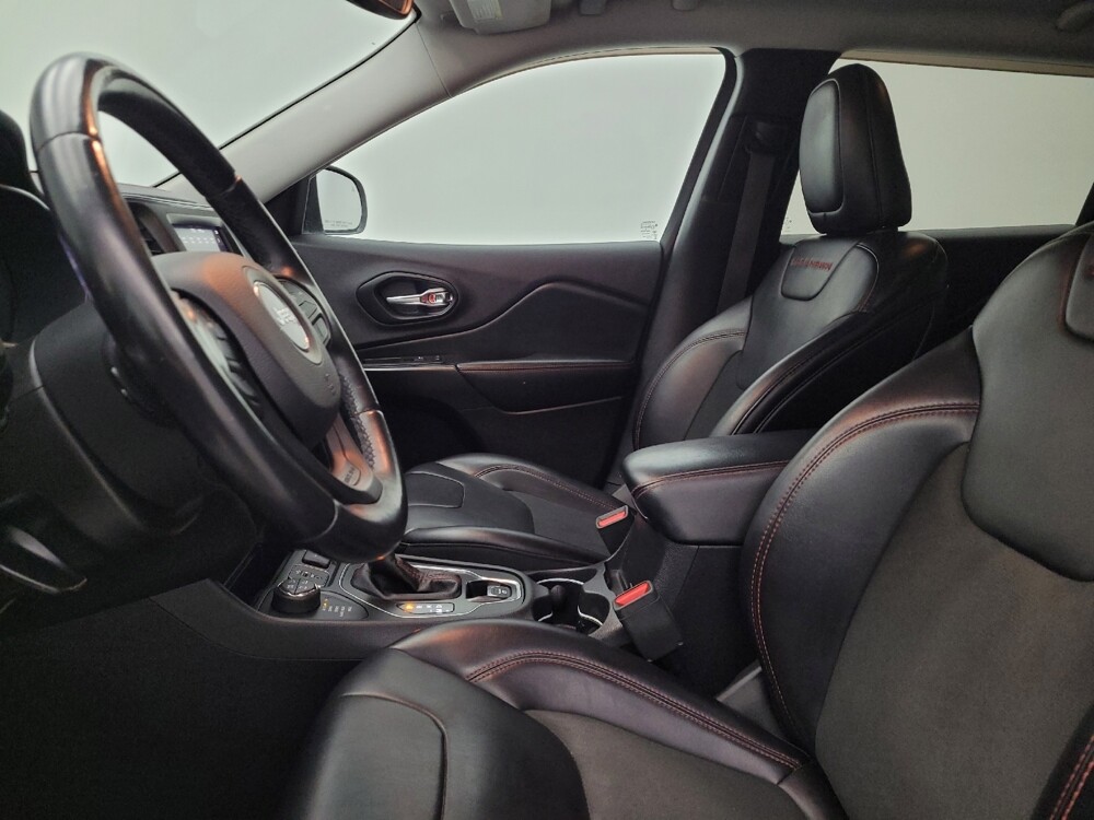 2019 Jeep Cherokee in Fairfield, OH 45014 - 18133001 17