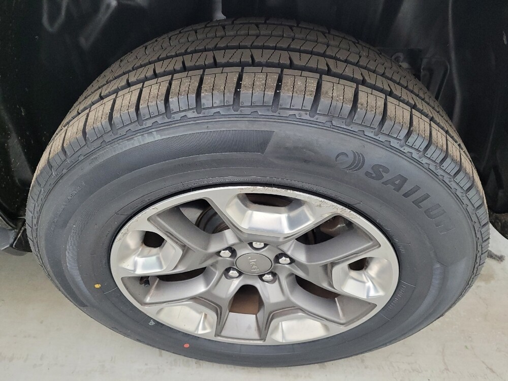 2019 Jeep Cherokee in Fairfield, OH 45014 - 18133001 31