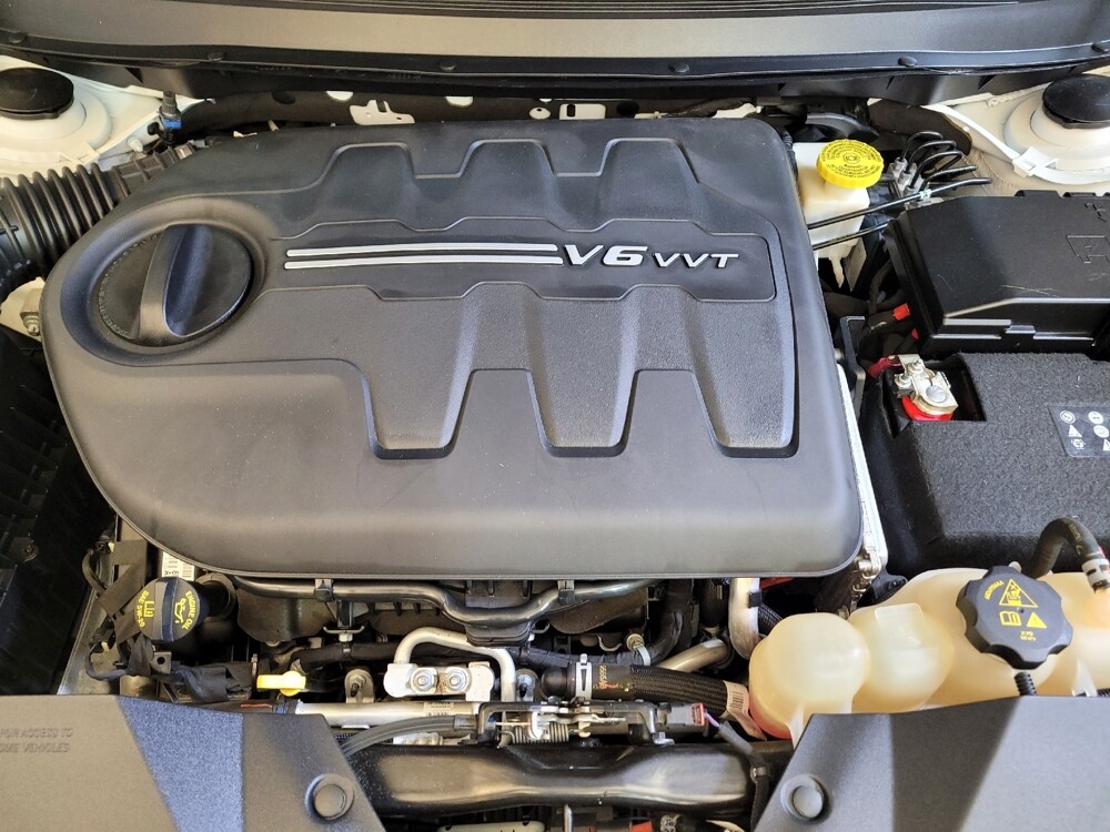 2019 Jeep Cherokee in Fairfield, OH 45014 - 18133001 30