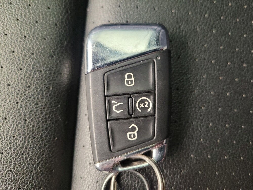 2022 Volkswagen Atlas in Columbus, OH 43228 - 18133012 32