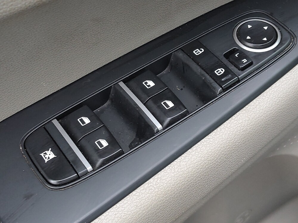 2019 Kia Forte in Live Oak, TX 78233 - 18133016 27