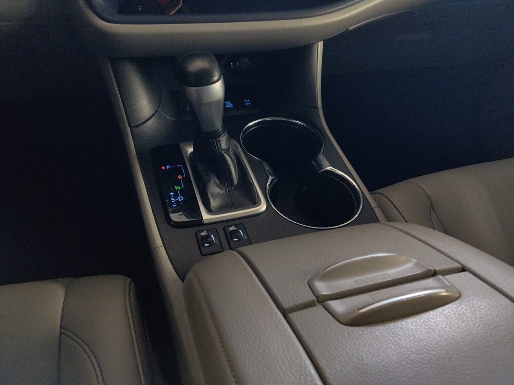 2019 Toyota Highlander in Columbus, GA 31909 - 18133027 26