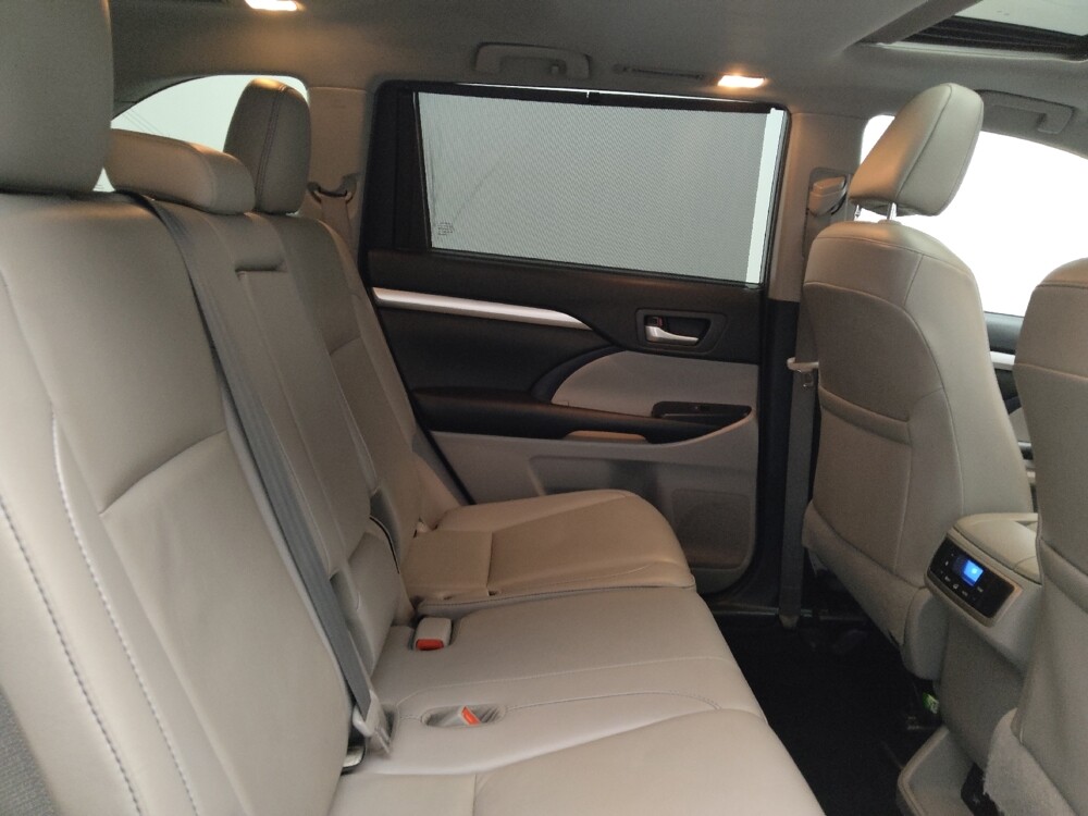 2019 Toyota Highlander in Columbus, GA 31909 - 18133027 19