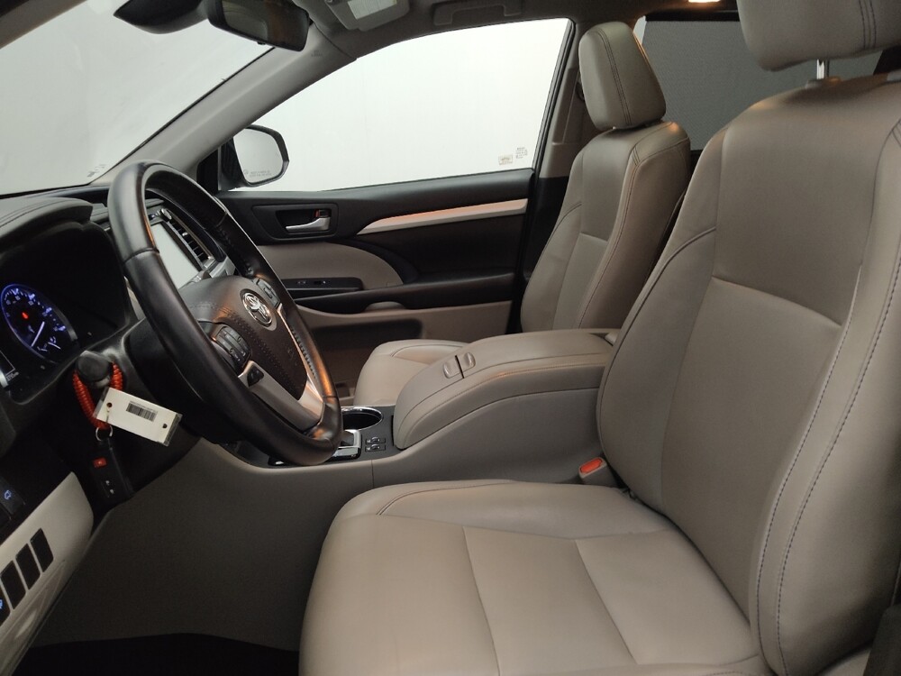 2019 Toyota Highlander in Columbus, GA 31909 - 18133027 17