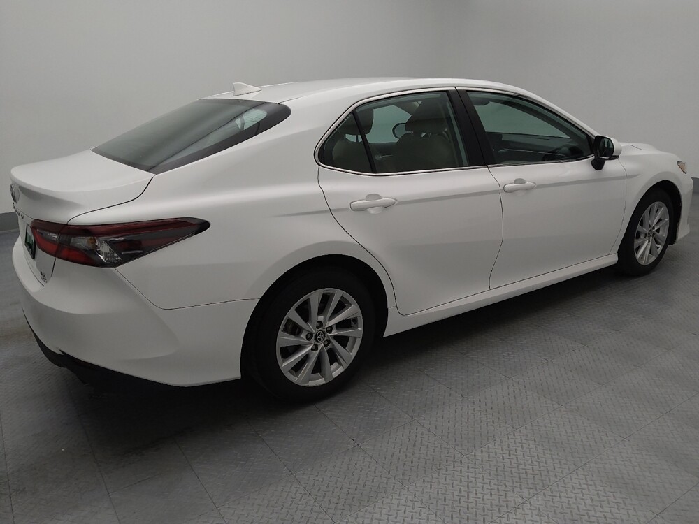 2021 Toyota Camry in Independence, MO 64055 - 18133029 10