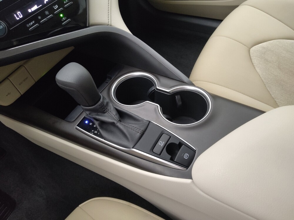 2021 Toyota Camry in Independence, MO 64055 - 18133029 26