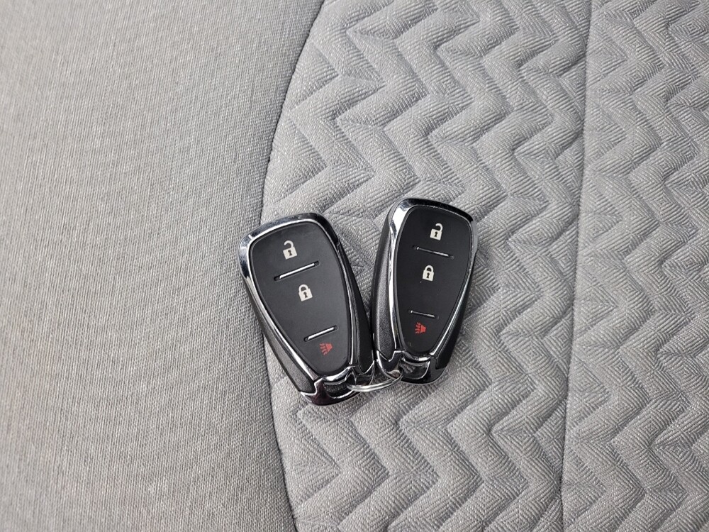 2023 Chevrolet Equinox in Eastpointe, MI 48021 - 18133037 32