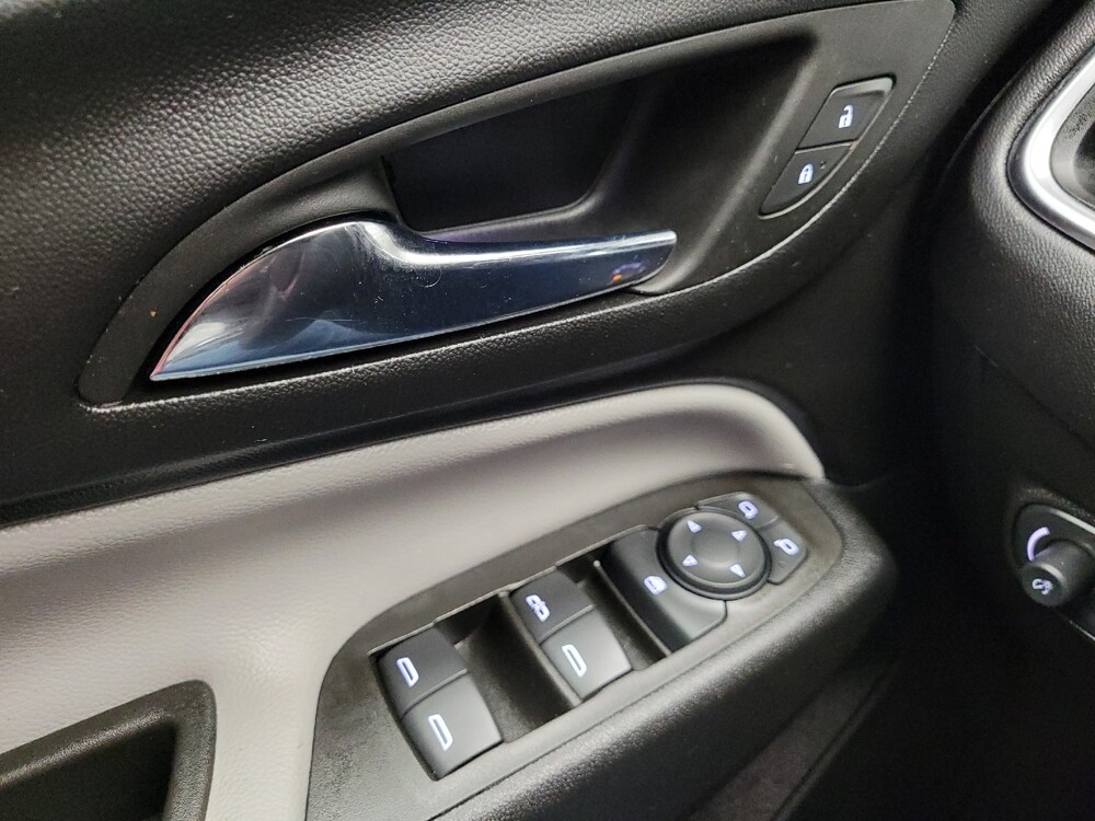 2023 Chevrolet Equinox in Eastpointe, MI 48021 - 18133037 27