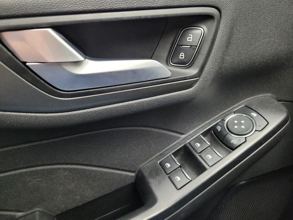 2023 Ford Escape in Taylor, MI 48180 - 18133039 27